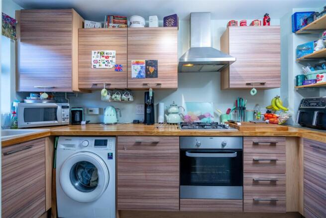 4 Allenby Close, Lincoln photo 2