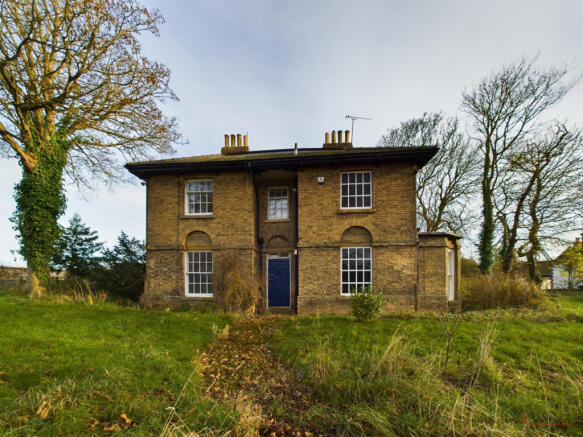 4 Bedroom Detached House - For Sale