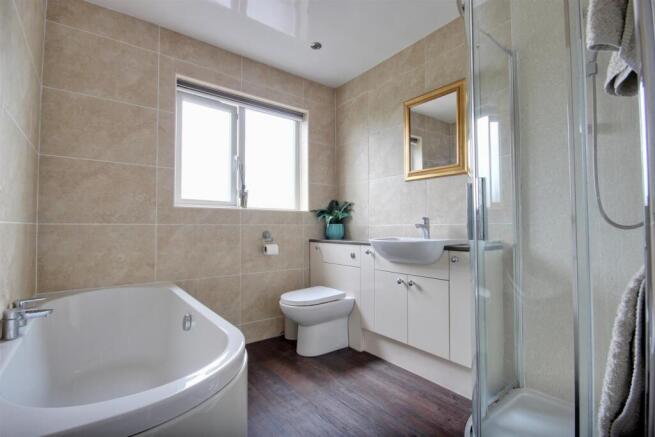 3 bed Semi-Detached for sale Image 9