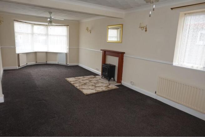 Lounge/Dining Room