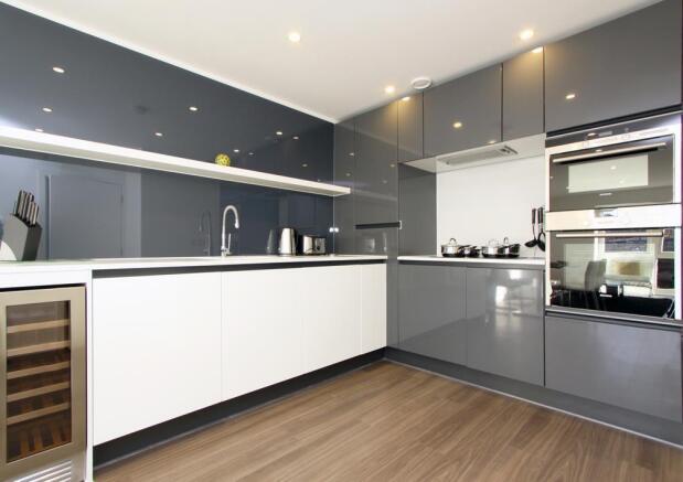 Kitchen (Main)