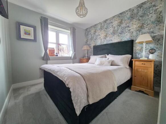 3 bed Semi-Detached for sale Image 12
