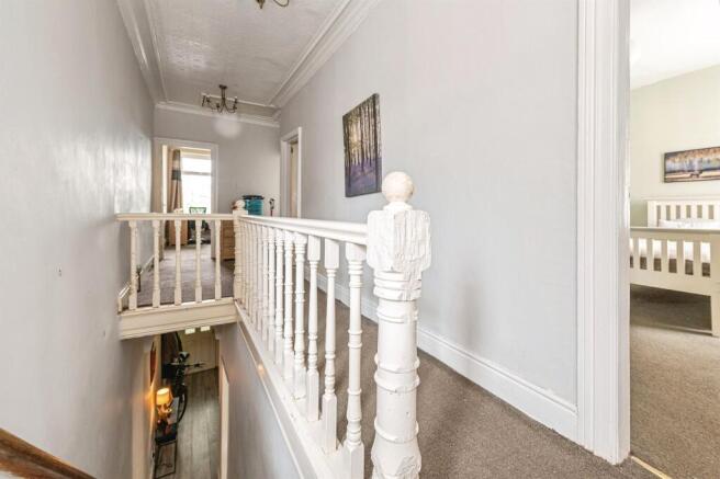 4 bed Detached for sale Image 8