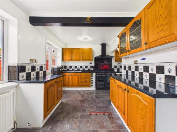 3 bed Terraced for sale Image 5