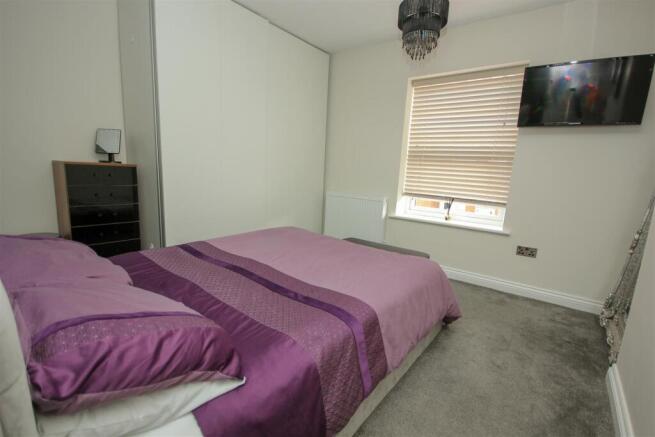 Master Bedroom..jpg