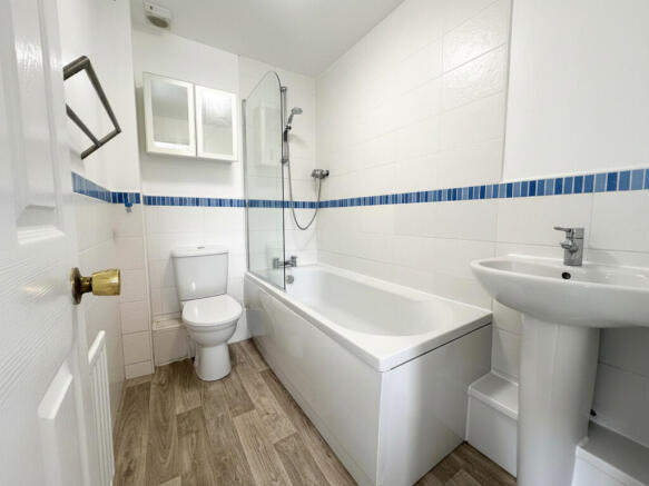 3 bed Town House to rent Image 6
