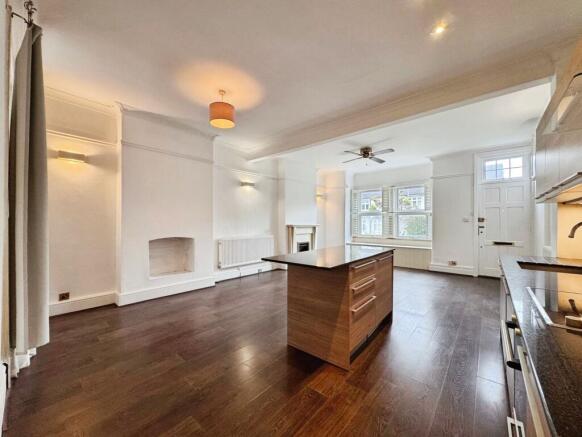 Lounge/kitchen/dining area