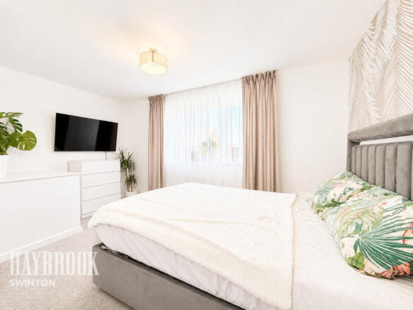 4 bed Detached for sale Image 12