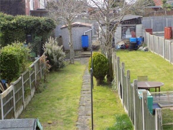 2 bed Terraced to rent Image 12