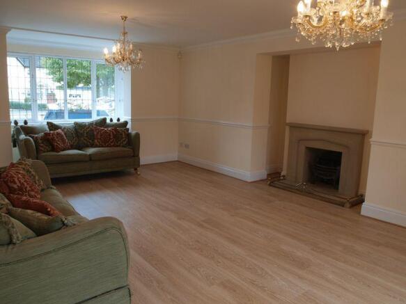 Lounge With Feature