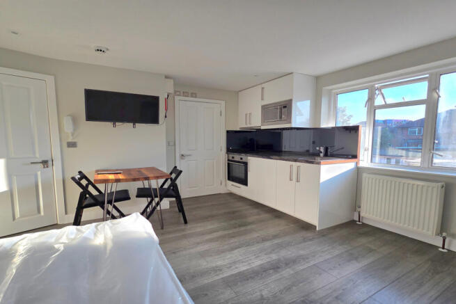Modern Spcious Studio