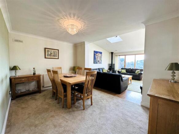 Dining room.jpg