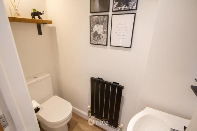 4 bed Detached for sale Image 9