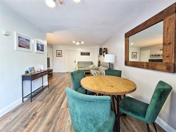 Lounge & Dining Room