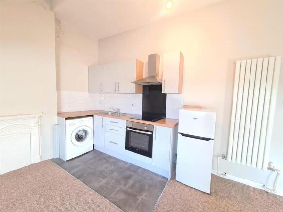 1 bed Apartment to rent Image 4