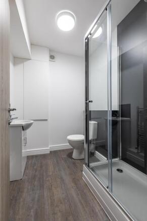 3 bed Flat to rent Image 5