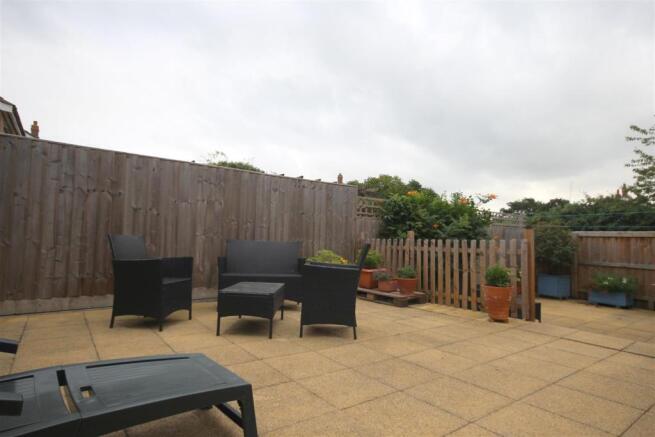 rear garden1.jpg