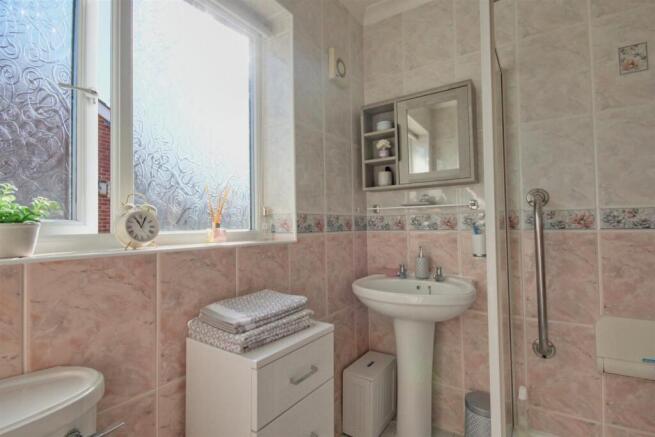 2 bed Semi-Detached Bungalow for sale Image 11