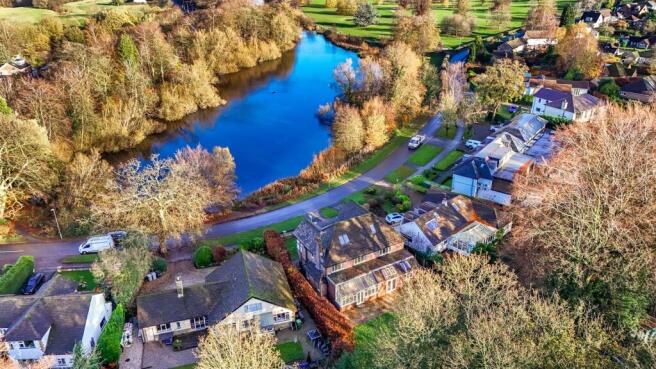 dji_fly_20251113_095942_0026_1763049931199_photo.j