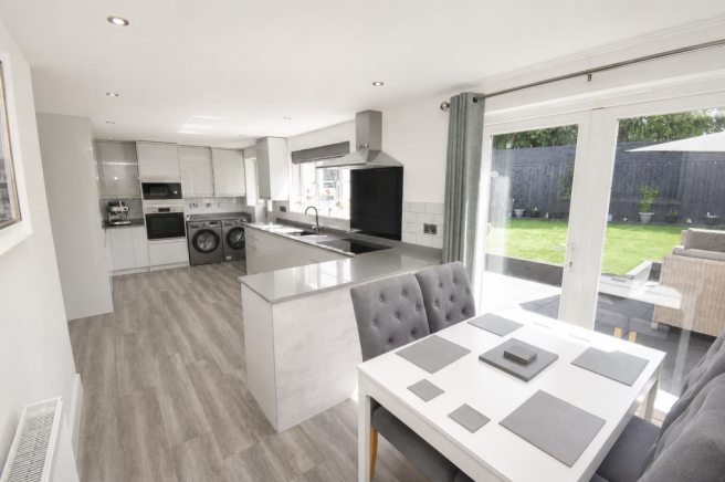 KITCHEN/ DINER