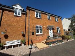 18, Clevedon Court, Daventry NN11 8AD