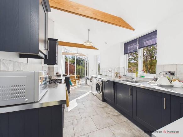 3 Bedroom Mid Terrace House - For Sale