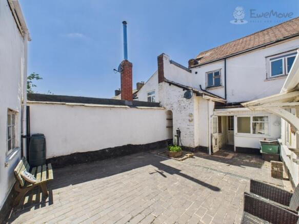 CAM03640G0-PR0052-STILL014