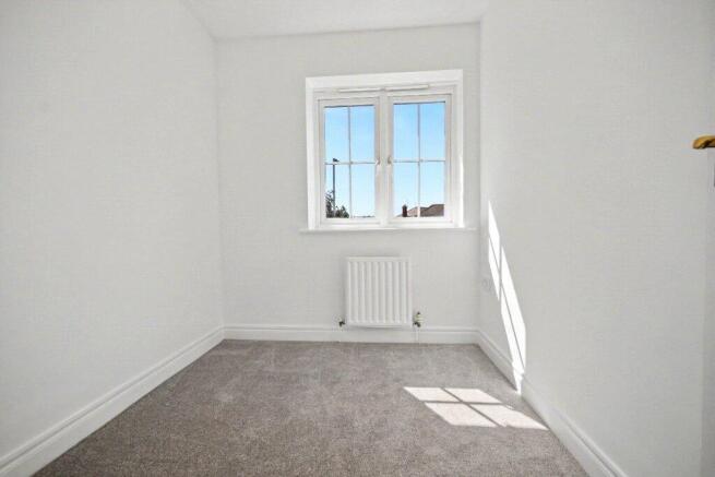 3 bed Town House for sale Image 11