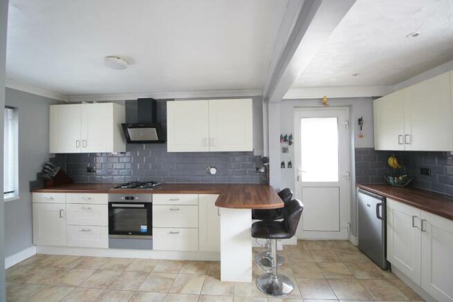 Kitchen 1.JPG