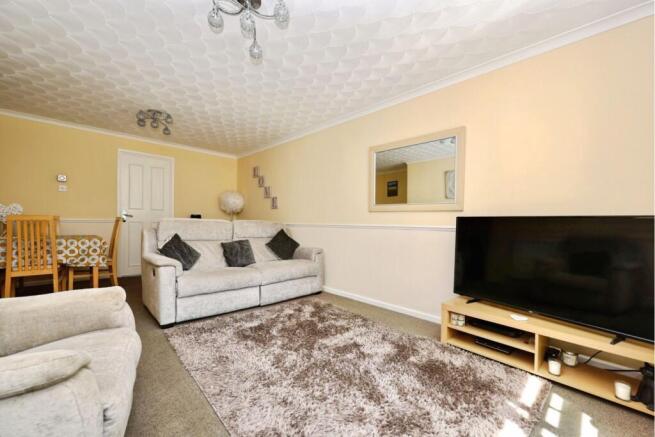 Lyndhurst Avenue, Aldershot, GU11 photo 4
