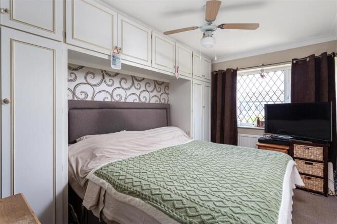 3 bed Semi-Detached for sale Image 12