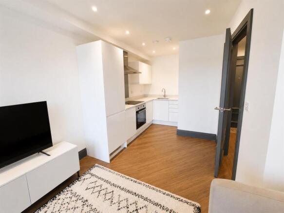 1 bed Apartment to rent Image 4