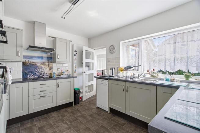 2 bed Detached Bungalow for sale Image 6