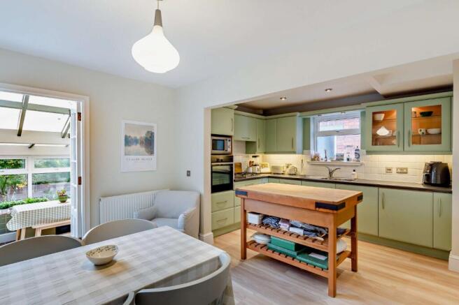 Kitchen/Dining Area