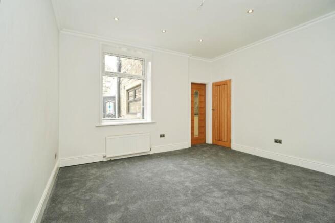 4 bed Terraced for sale Image 5