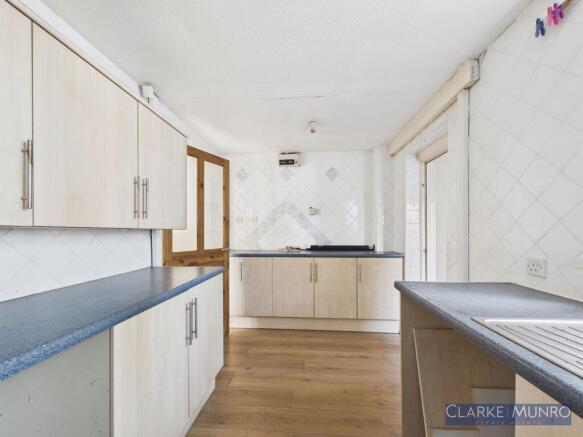3 bed Semi-Detached for sale Image 11