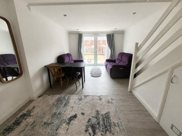 37 HH lounge