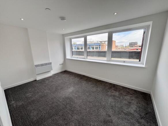 1 bed Apartment to rent Image 4