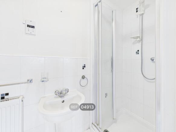 2 bed Apartment to rent Image 12
