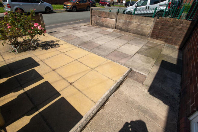 Front Garden/Driveway