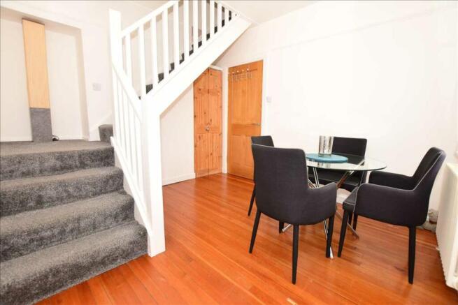 Bedroom 2/Dining