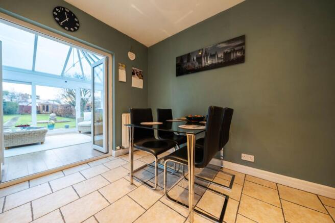 KITCHEN DINER