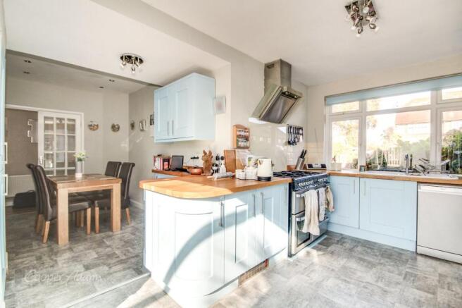Kitchen/Dining