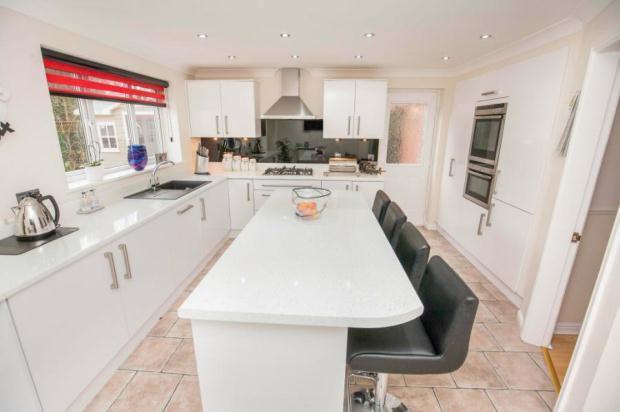 Kitchen/Breakfast Rm