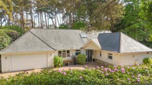 1, The Close, Ringwood BH24 2BJ