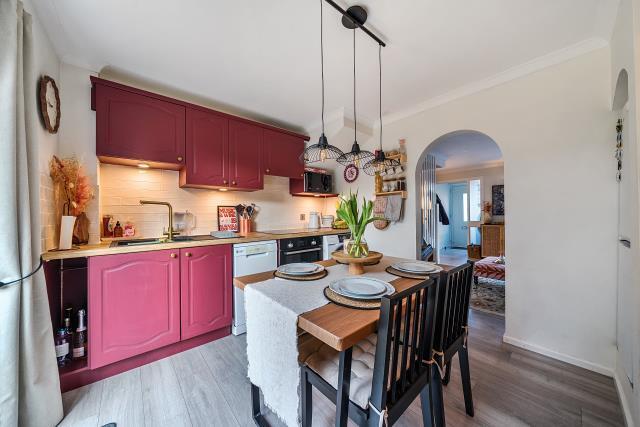 House in Reading, Kentwood - More