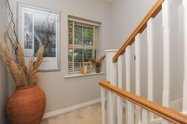 5 bed Detached for sale Image 10