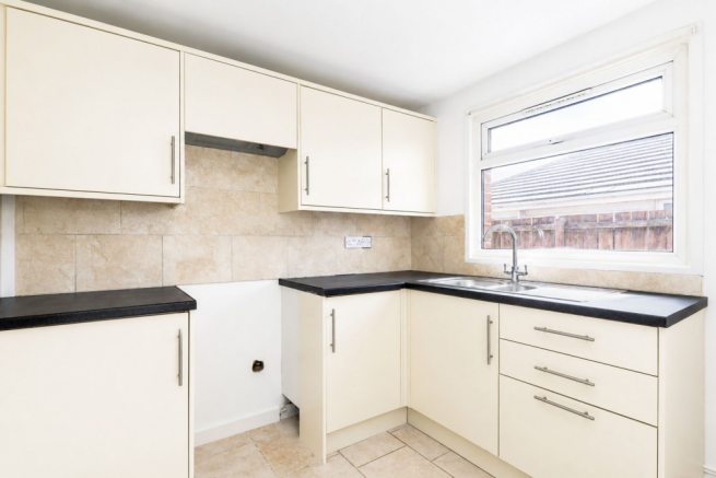 2 bed Semi-Detached Bungalow for sale Image 8
