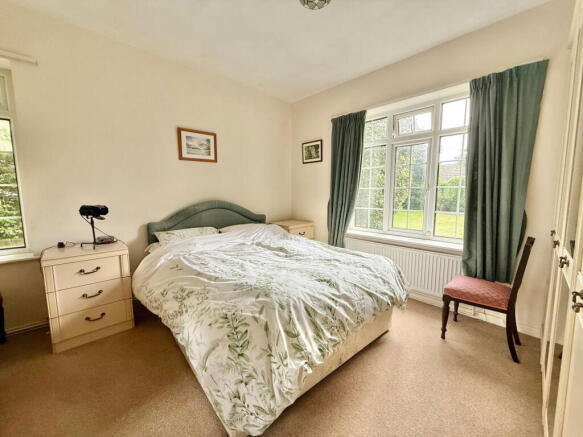 4 bed Detached for sale Image 12