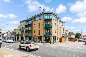 Flat 14, 2 Narev Court, Cedar Avenue, Enfield EN3 7JB